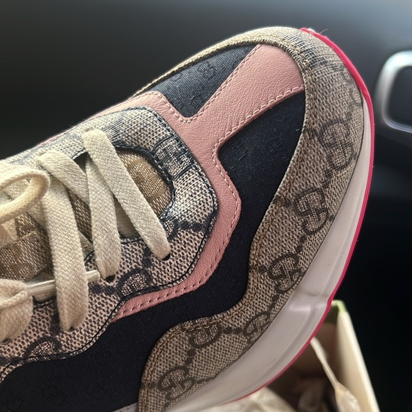 Gucci sneakers.. perfect condition! - Picture 7 of 9
